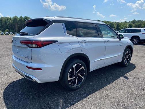 2025 Mitsubishi Outlander PHEV SEL