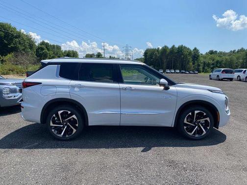 2025 Mitsubishi Outlander PHEV SEL