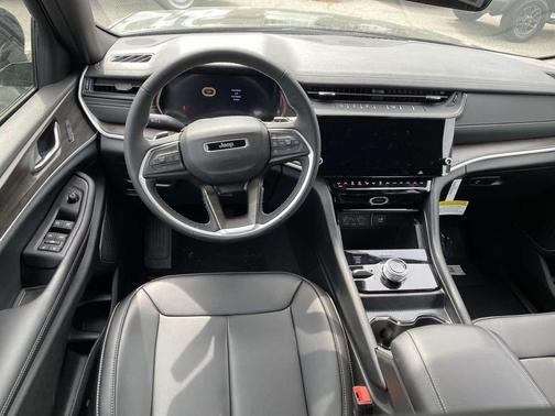 Baltic Gray Metallic Clearcoat 2026 Jeep Grand Cherokee Limited