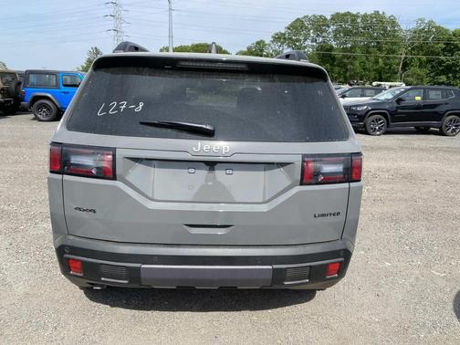 Sting-Gray Clearcoat 2026 Jeep Cherokee Limited