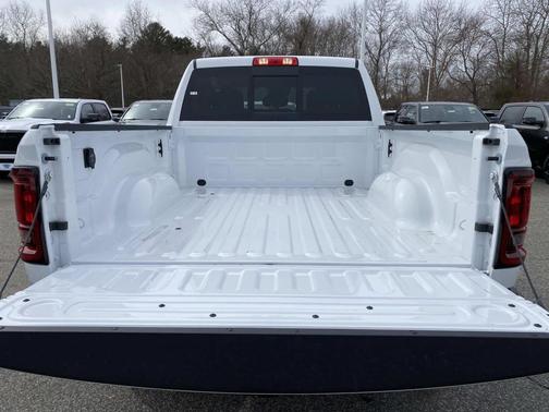 2026 RAM 2500 Tradesman Crew Cab 4x4 6'4' Box