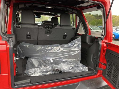 Firecracker Red Clearcoat 2026 Jeep Wrangler Rubicon