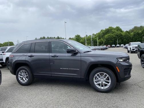 Baltic Gray Metallic Clearcoat 2026 Jeep Grand Cherokee Altitude