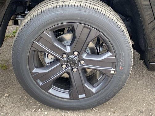 High Gloss Black 2027 Jeep Grand Cherokee Limited