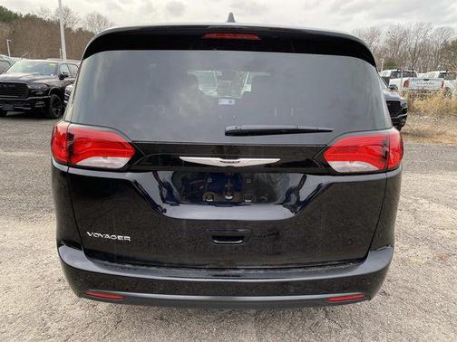 2026 Chrysler Voyager LX