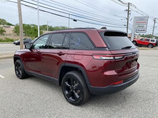 Velvet Red Pearlcoat 2023 Jeep Grand Cherokee Limited
