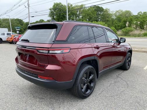 Velvet Red Pearlcoat 2023 Jeep Grand Cherokee Limited
