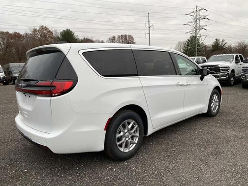 2026 Chrysler Pacifica L