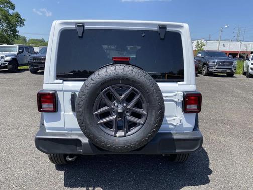 Bright White Clearcoat 2026 Jeep Wrangler Sport S