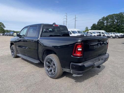 Diamond Black Crystal Pearlcoat 2026 RAM 1500 Express