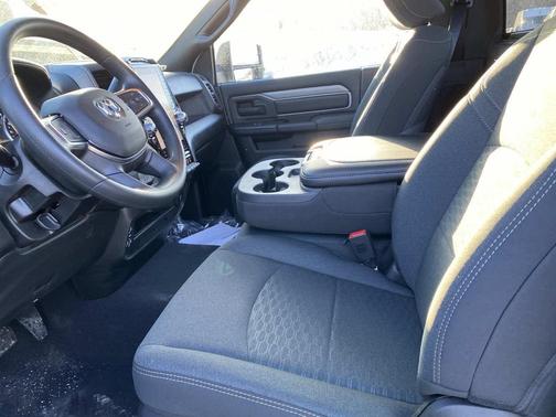 2026 RAM 2500 Tradesman Regular Cab 4x4 8' Box