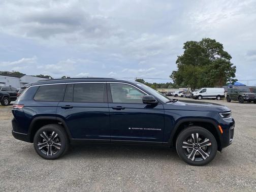 Fathom Blue Pearlcoat 2027 Jeep Grand Cherokee L Limited