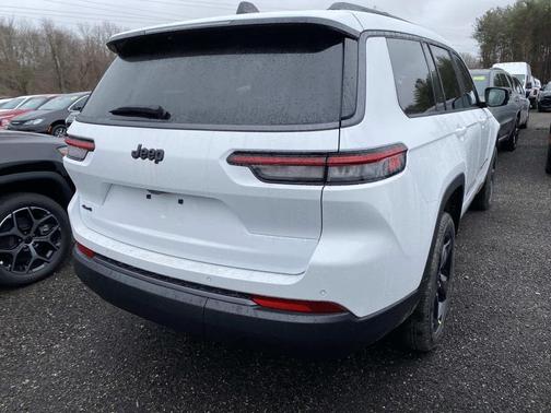 Bright White Clearcoat 2026 Jeep Grand Cherokee L Limited