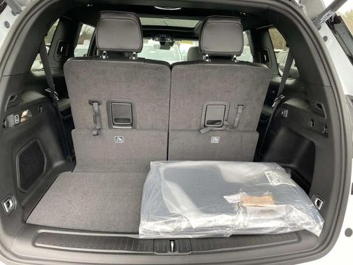 Bright White Clearcoat 2026 Jeep Grand Cherokee L Limited