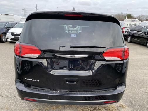 2026 Chrysler Voyager LX