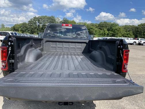 Diamond Black Crystal Pearlcoat 2026 RAM 2500 Tradesman Regular Cab 4x4 8' Box