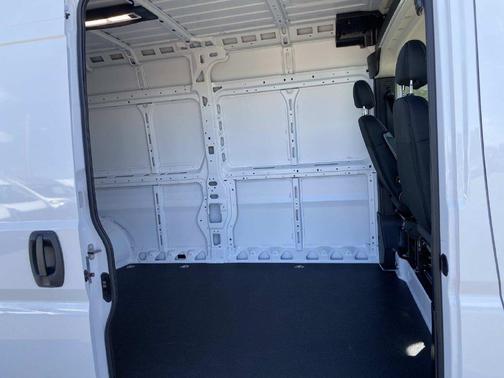 Bright White Clearcoat 2026 RAM ProMaster 2500 Tradesman