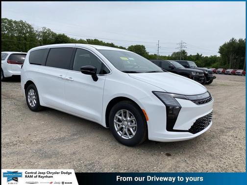 Bright White Clearcoat 2027 Chrysler Pacifica L