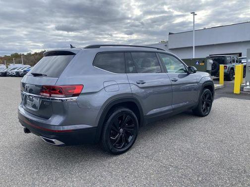 2022 Volkswagen Atlas 3.6L SE w/Technology