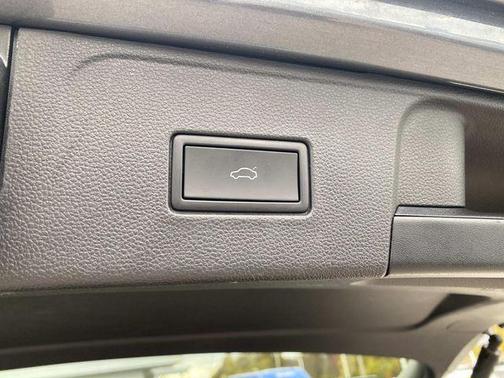 2022 Volkswagen Atlas 3.6L SE w/Technology