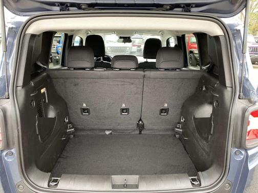 Slate Blue Pearlcoat 2022 Jeep Renegade Latitude