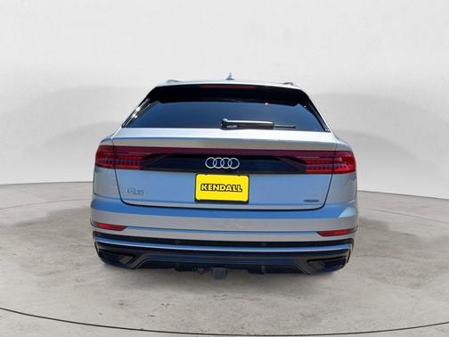Florett Silver Metallic 2020 Audi Q8 55 Prestige