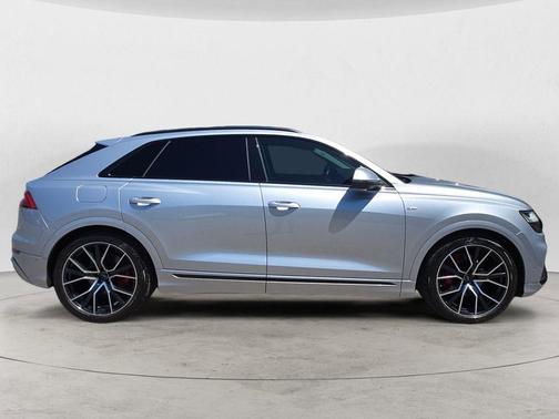 Florett Silver Metallic 2020 Audi Q8 55 Prestige
