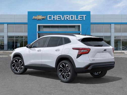 Summit White 2026 Chevrolet Trax FWD 2RS