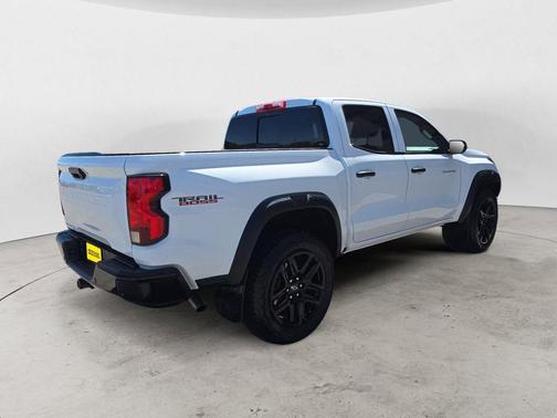 Summit White 2025 Chevrolet Colorado Trail Boss