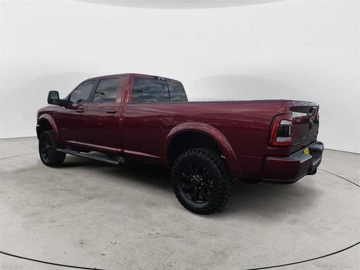 2024 RAM 3500 Laramie Crew Cab 4x4 8' Box
