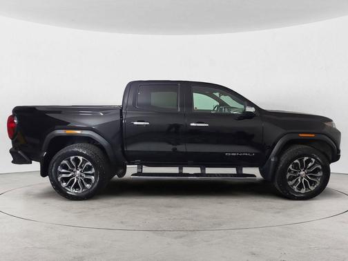 Onyx Black 2024 GMC Canyon Denali