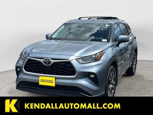 Moon Dust 2021 Toyota Highlander XLE