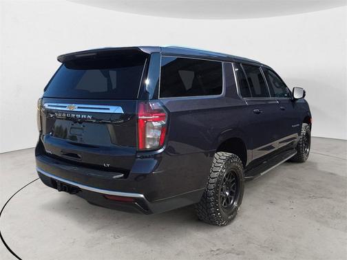 2022 Chevrolet Suburban LT