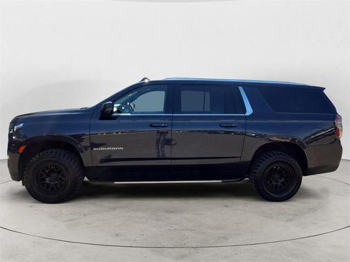 2022 Chevrolet Suburban LT