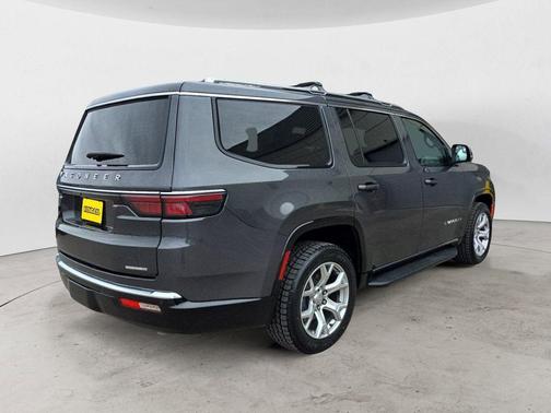 Baltic Gray Metallic Clearcoat 2022 Jeep Wagoneer Series II 4x4