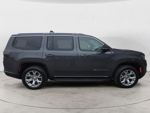 Baltic Gray Metallic Clearcoat 2022 Jeep Wagoneer Series II 4x4