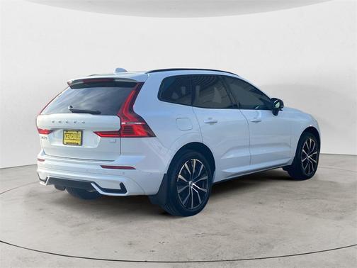 2023 Volvo XC60 Recharge Plug-In Hybrid T8 Plus Dark Theme
