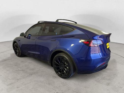Deep Blue Metallic 2023 Tesla Model Y Long Range Dual Motor All-Wheel Drive