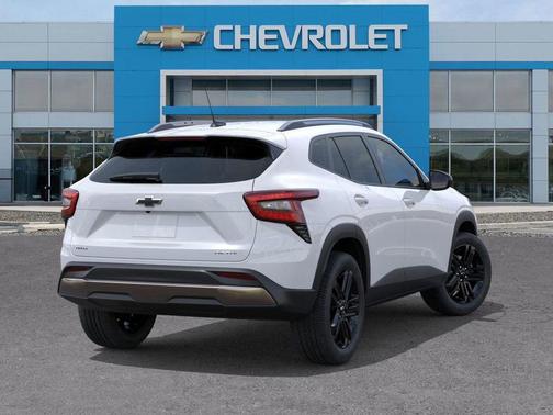 Summit White 2026 Chevrolet Trax FWD ACTIV