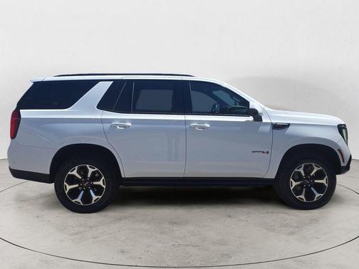 Summit White 2025 GMC Yukon AT4 4WD