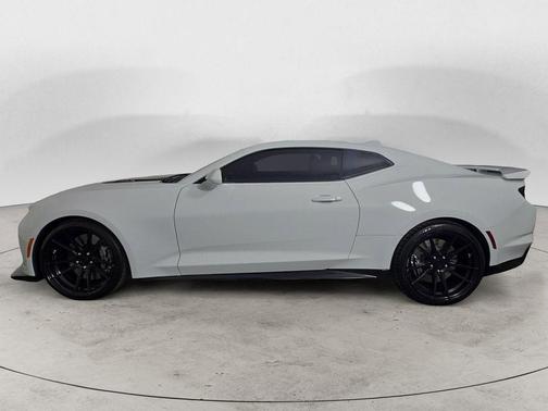 Summit White 2022 Chevrolet Camaro ZL1