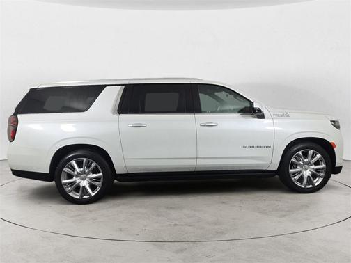 2023 Chevrolet Suburban 4WD High Country