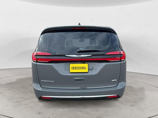 2025 Chrysler Pacifica L