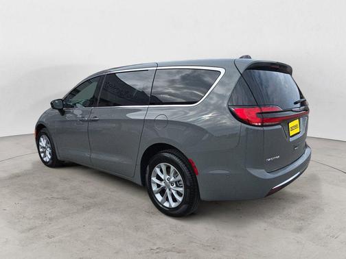 2025 Chrysler Pacifica L