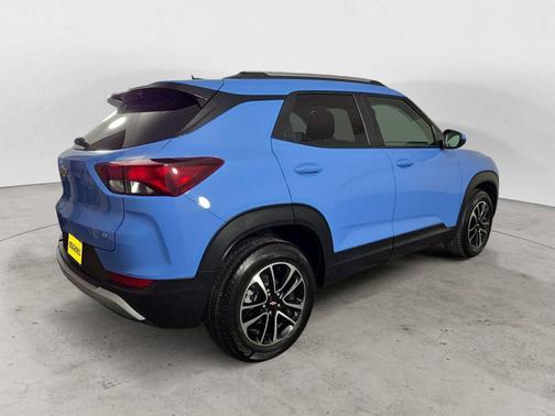 Fountain Blue 2024 Chevrolet Trailblazer LT