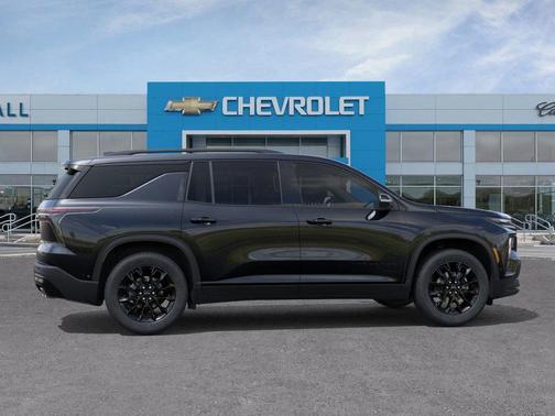 Mosaic Black Metallic 2026 Chevrolet Traverse LT
