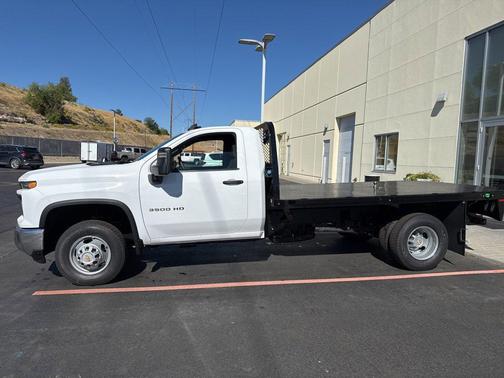 2025 Chevrolet Silverado 3500 WT