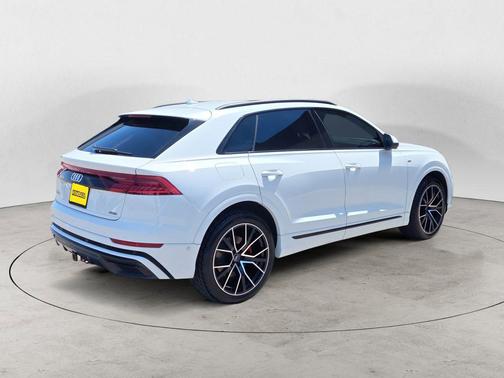 White 2021 Audi Q8 55 Prestige