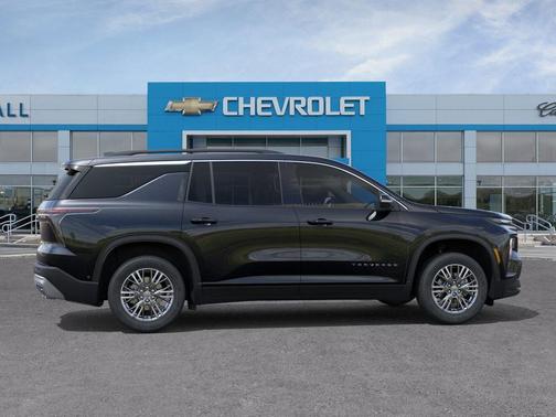 Mosaic Black Metallic 2026 Chevrolet Traverse LT