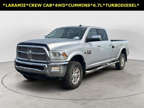 2017 RAM 2500 Laramie Crew Cab 4x4 8' Box